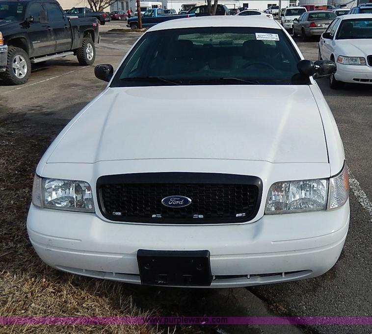 image for item I9320 2005 Ford Crown Victoria Police Interceptor