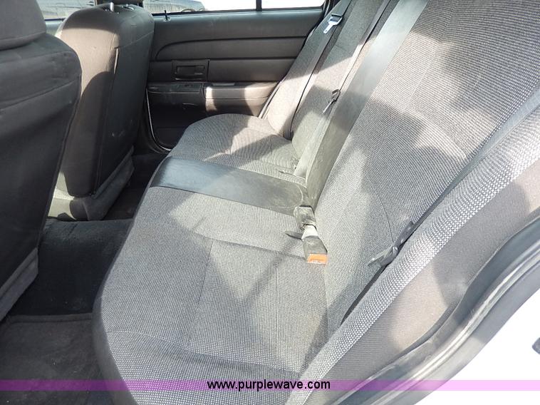 image for item I9320 2005 Ford Crown Victoria Police Interceptor