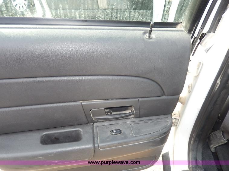 image for item I9320 2005 Ford Crown Victoria Police Interceptor