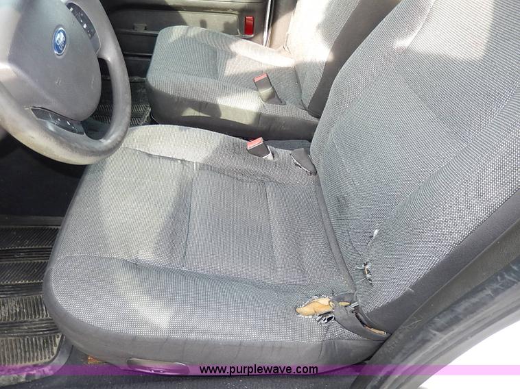 image for item I9320 2005 Ford Crown Victoria Police Interceptor