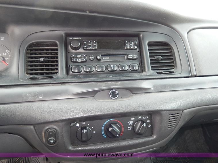 image for item I9320 2005 Ford Crown Victoria Police Interceptor
