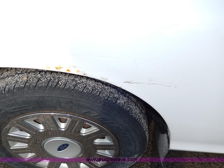 image for item I9320 2005 Ford Crown Victoria Police Interceptor