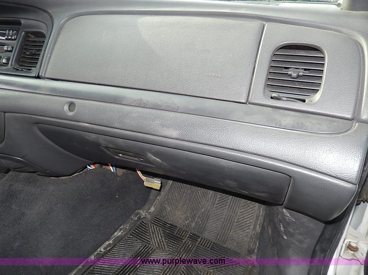 image for item I9320 2005 Ford Crown Victoria Police Interceptor