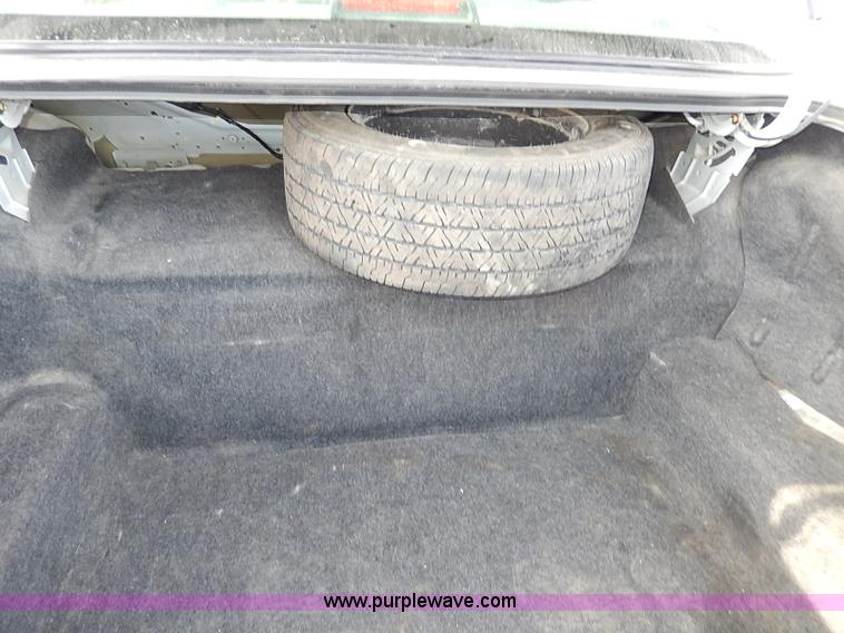 image for item I9320 2005 Ford Crown Victoria Police Interceptor