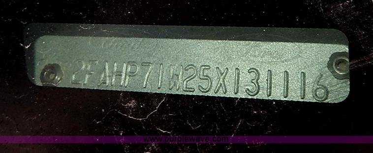 image for item I9320 2005 Ford Crown Victoria Police Interceptor