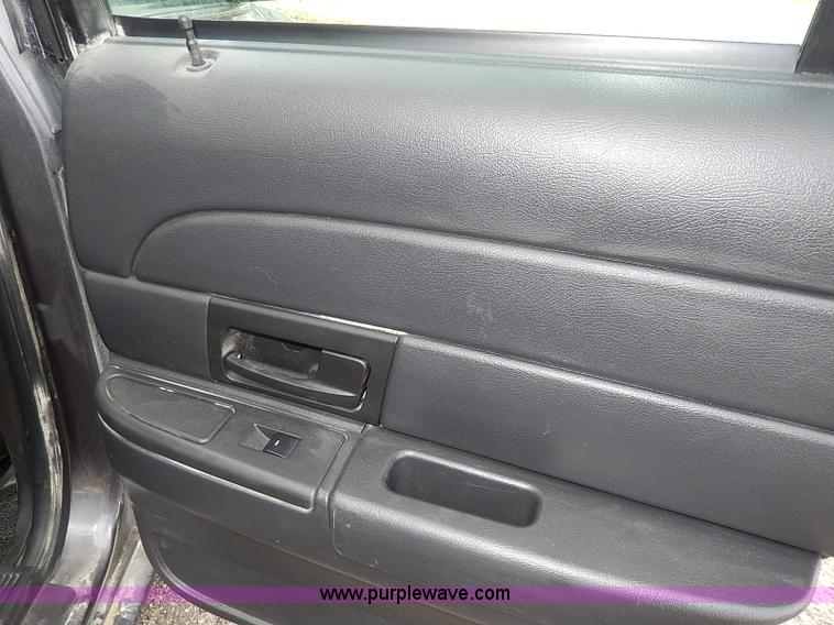 image for item I9321 2009 Ford Crown Victoria Police Interceptor