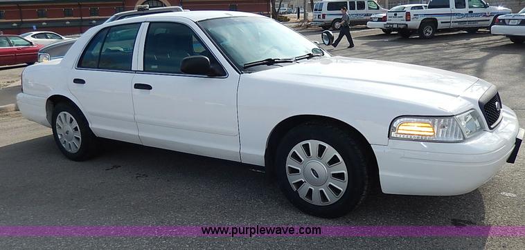 image for item I9322 2006 Ford Crown Victoria Police Interceptor
