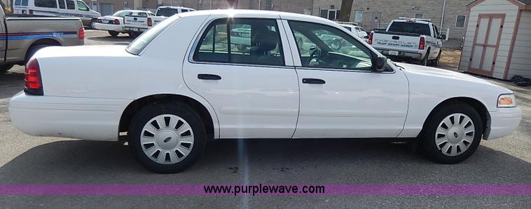 image for item I9322 2006 Ford Crown Victoria Police Interceptor