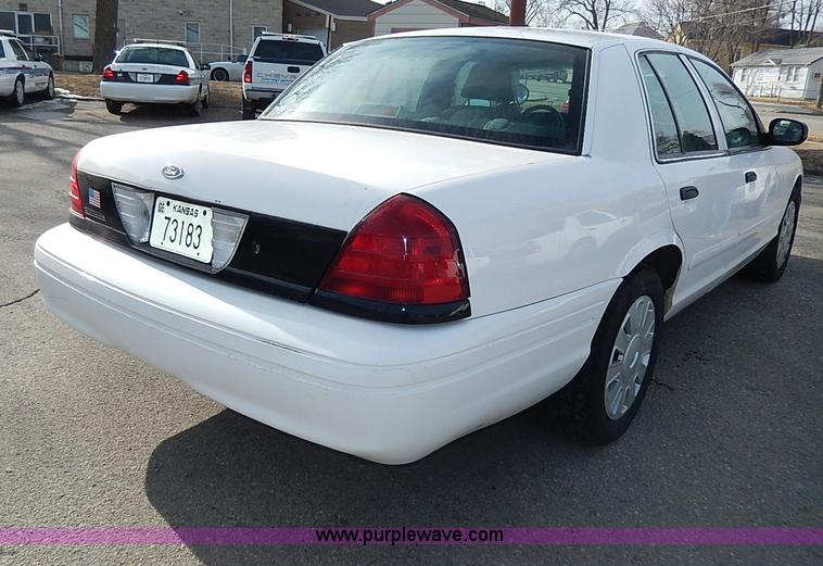 image for item I9322 2006 Ford Crown Victoria Police Interceptor