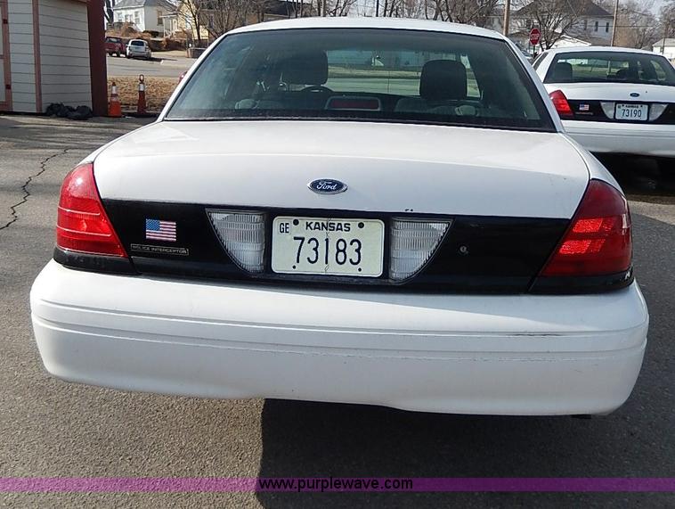 image for item I9322 2006 Ford Crown Victoria Police Interceptor