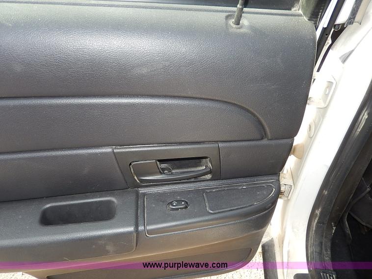 image for item I9322 2006 Ford Crown Victoria Police Interceptor