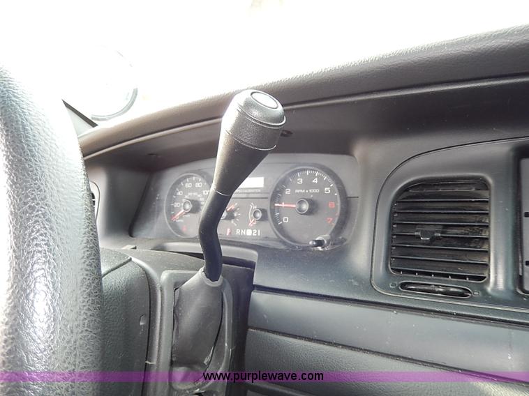 image for item I9322 2006 Ford Crown Victoria Police Interceptor