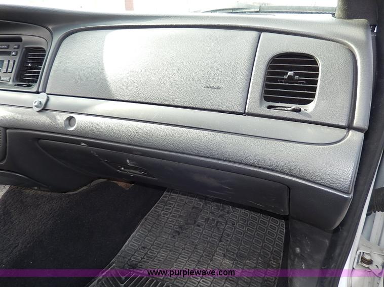 image for item I9322 2006 Ford Crown Victoria Police Interceptor