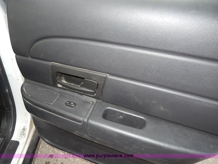 image for item I9322 2006 Ford Crown Victoria Police Interceptor