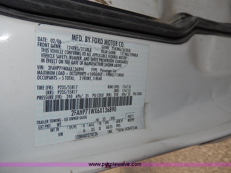 image for item I9322 2006 Ford Crown Victoria Police Interceptor