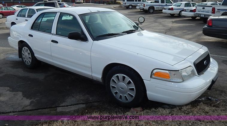 image for item I9323 2008 Ford Crown Victoria Police Interceptor