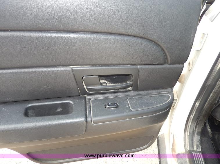 image for item I9323 2008 Ford Crown Victoria Police Interceptor