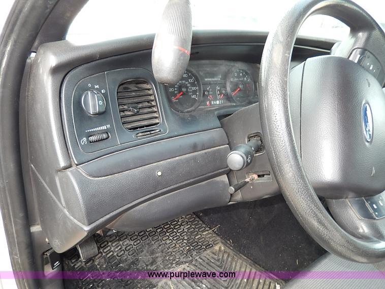 image for item I9323 2008 Ford Crown Victoria Police Interceptor