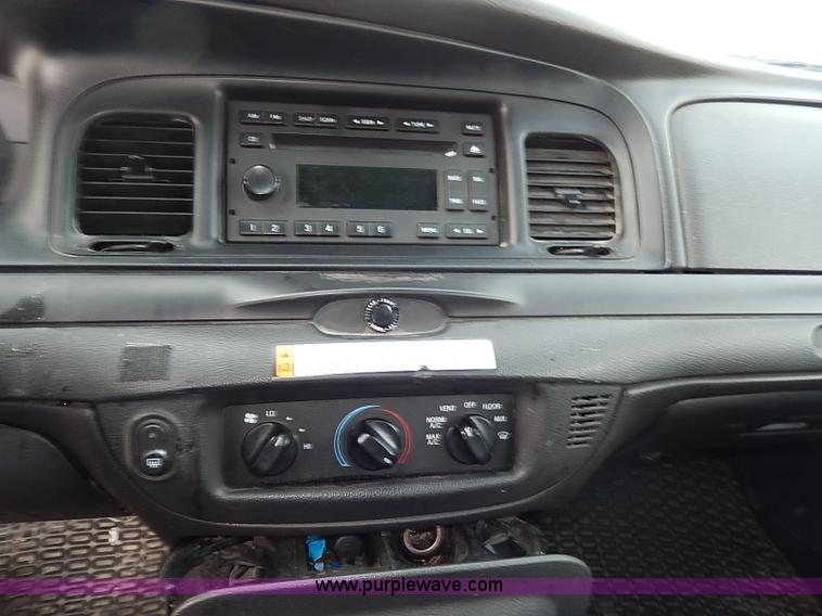 image for item I9323 2008 Ford Crown Victoria Police Interceptor