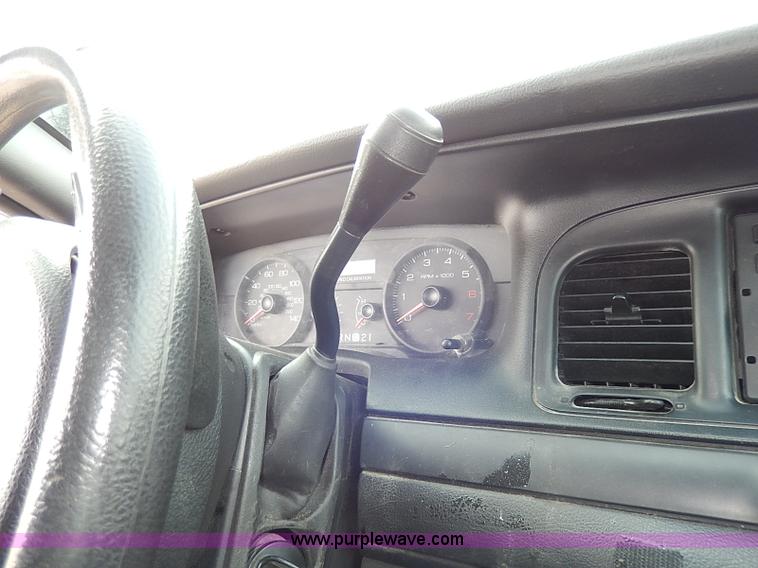 image for item I9323 2008 Ford Crown Victoria Police Interceptor