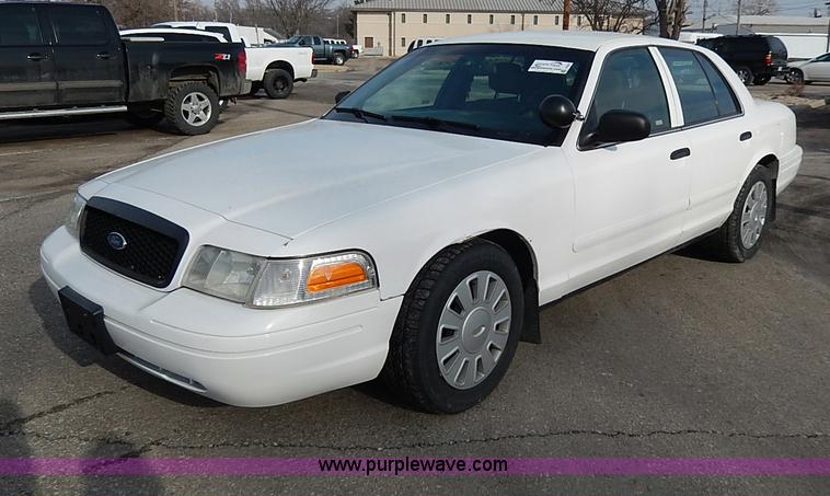 image for item I9324 2006 Ford Crown Victoria Police Interceptor