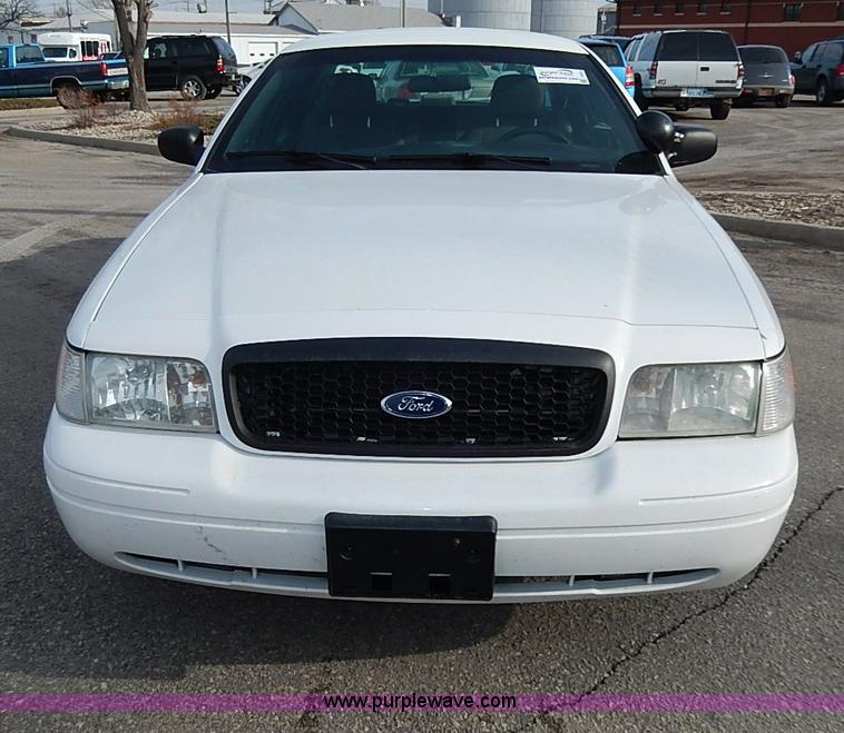 image for item I9324 2006 Ford Crown Victoria Police Interceptor