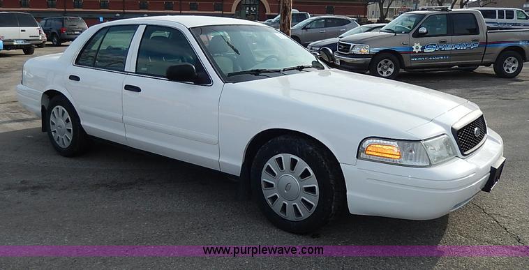 image for item I9324 2006 Ford Crown Victoria Police Interceptor