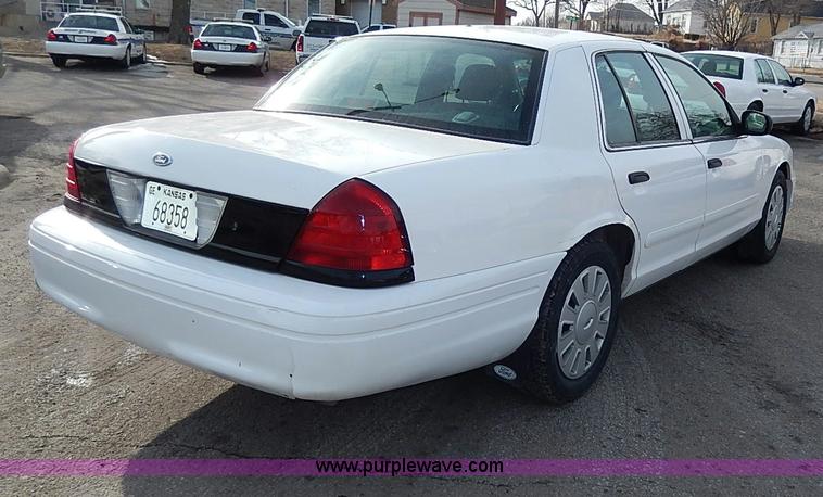 image for item I9324 2006 Ford Crown Victoria Police Interceptor