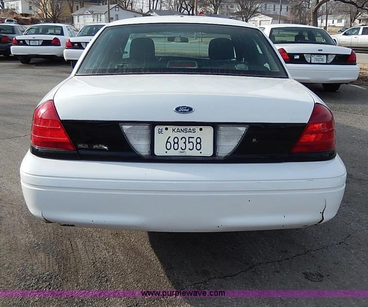 image for item I9324 2006 Ford Crown Victoria Police Interceptor