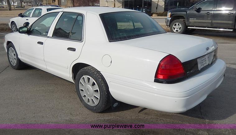 image for item I9324 2006 Ford Crown Victoria Police Interceptor