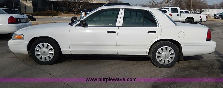 image for item I9324 2006 Ford Crown Victoria Police Interceptor