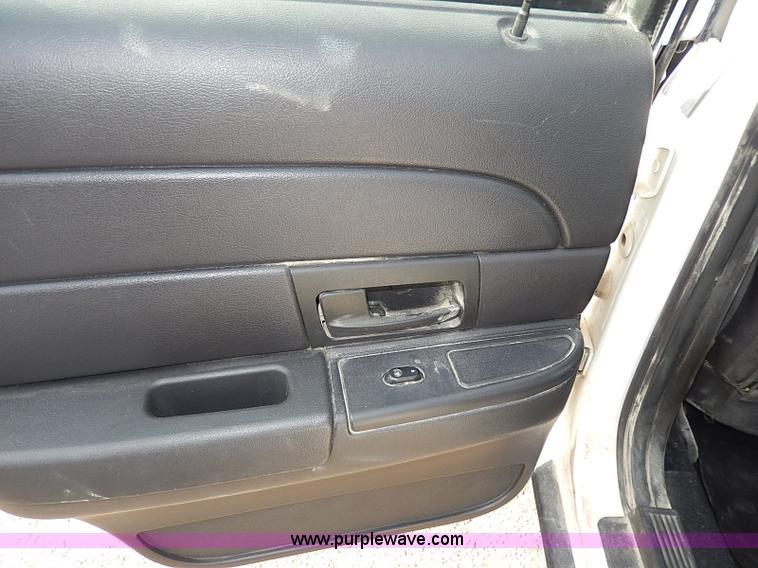 image for item I9324 2006 Ford Crown Victoria Police Interceptor