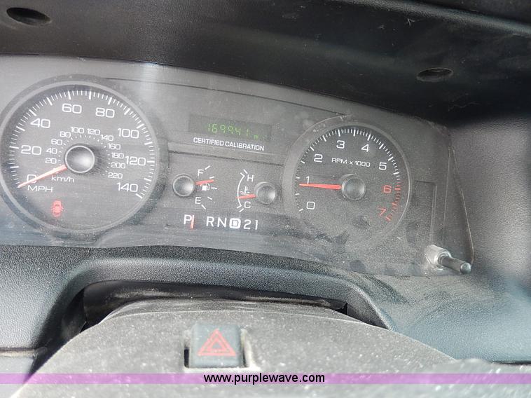 image for item I9324 2006 Ford Crown Victoria Police Interceptor