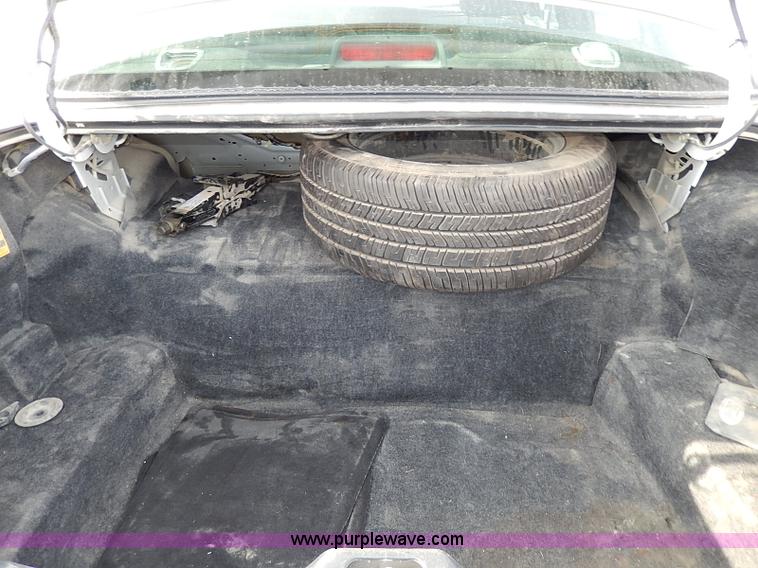 image for item I9324 2006 Ford Crown Victoria Police Interceptor