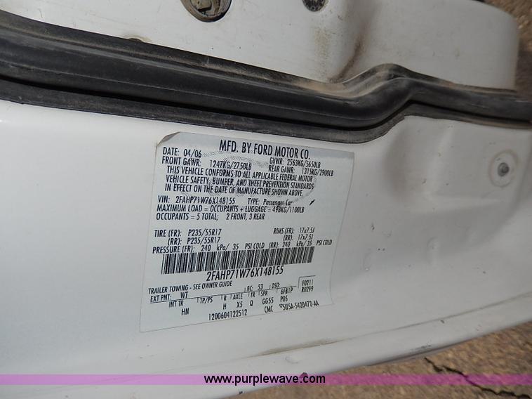 image for item I9324 2006 Ford Crown Victoria Police Interceptor