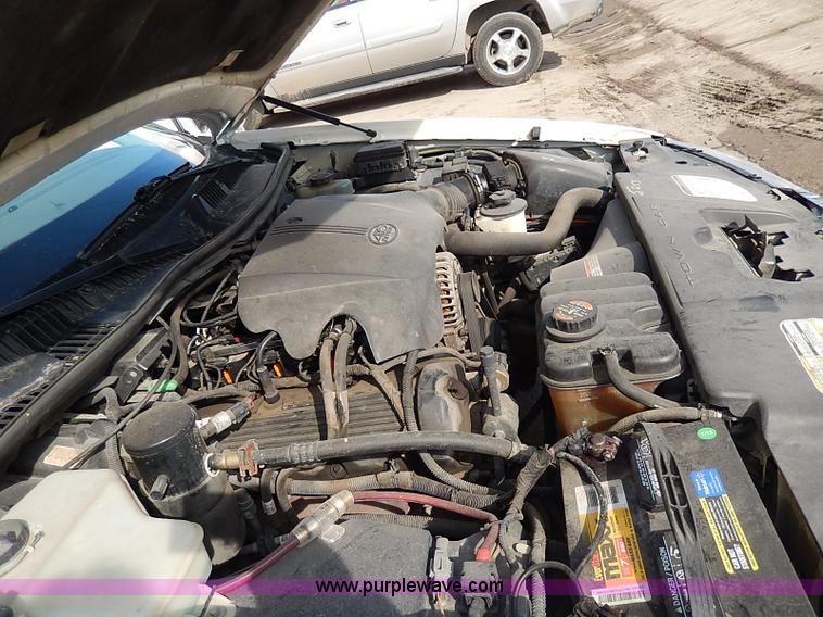 image for item I9326 1999 Lincoln Town Car Executive