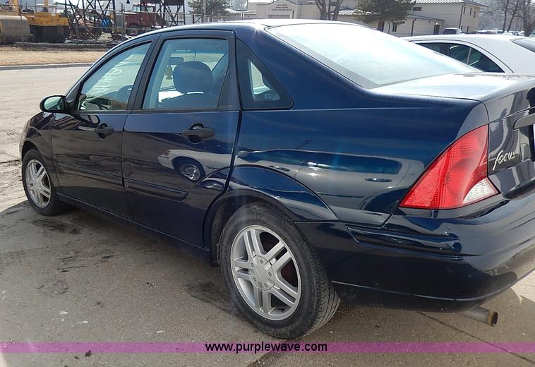 image for item I9327 2002 Ford Focus SE