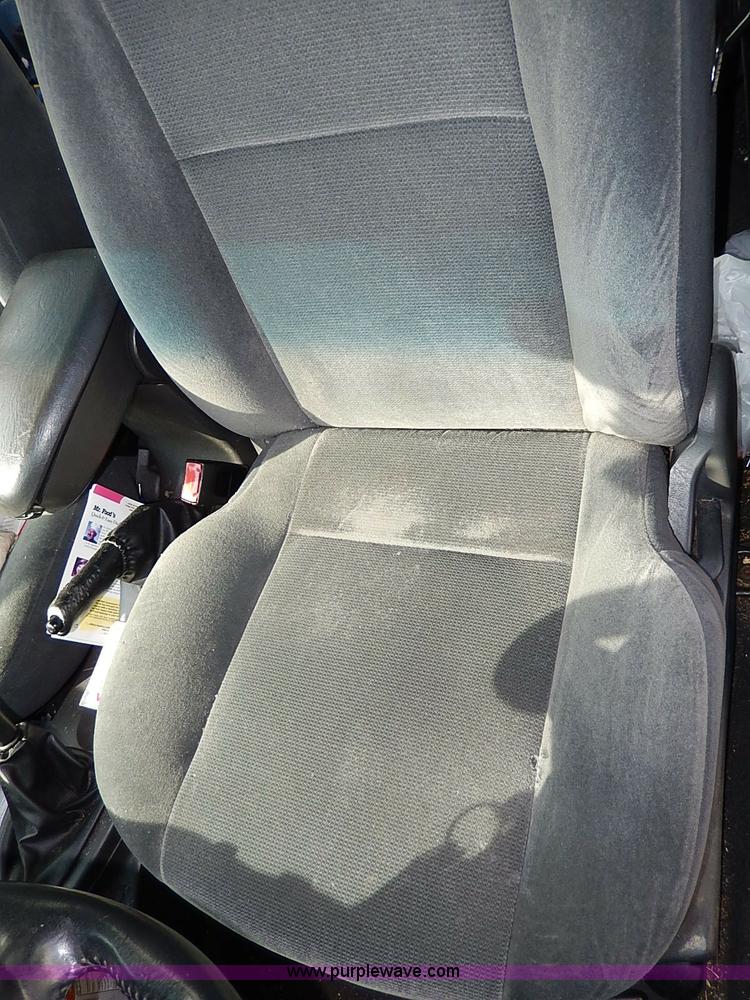 image for item I9327 2002 Ford Focus SE