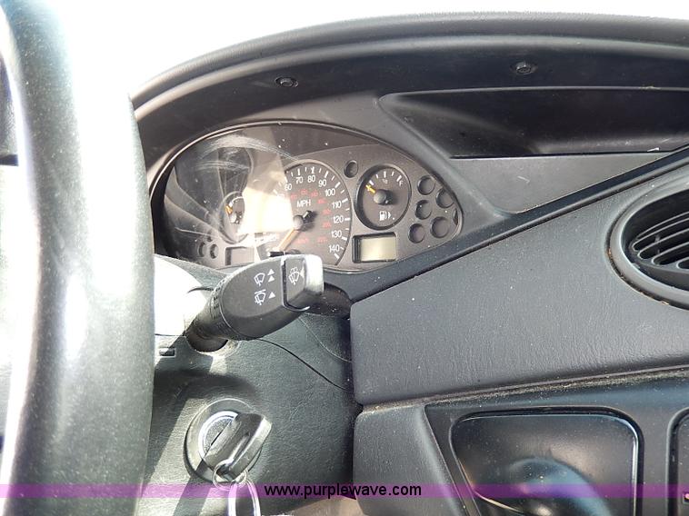 image for item I9327 2002 Ford Focus SE
