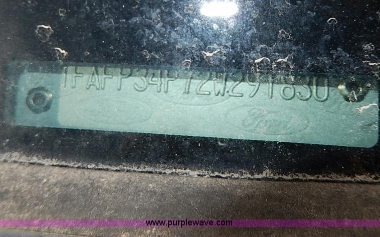 image for item I9327 2002 Ford Focus SE