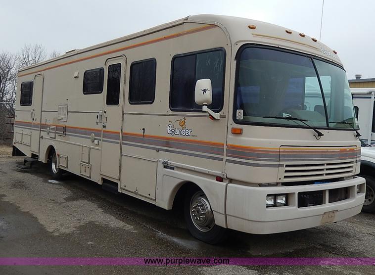 1989 Chevrolet Fleetwood P30 Bounder RV in Junction City, KS Item