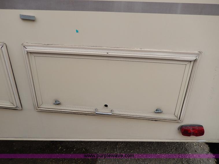 image for item I9328 1989 Chevrolet Fleetwood P30 Bounder RV