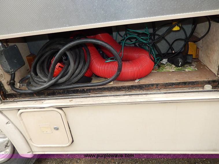 image for item I9328 1989 Chevrolet Fleetwood P30 Bounder RV