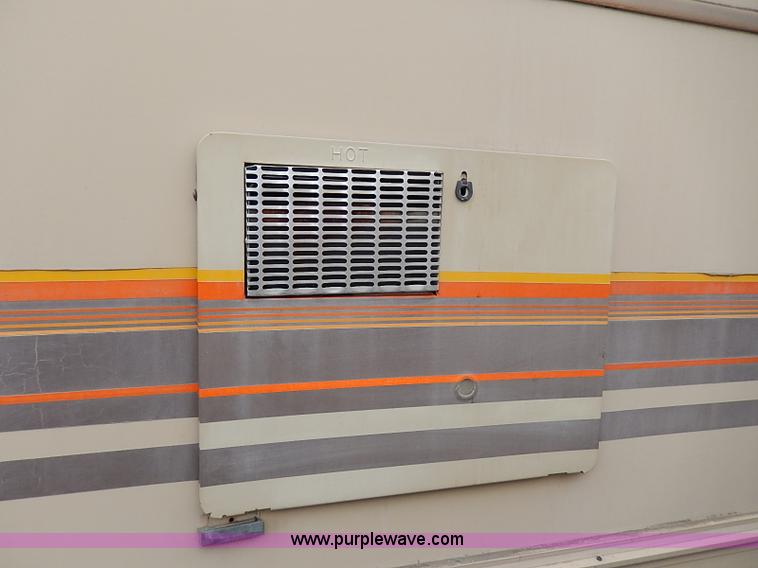 image for item I9328 1989 Chevrolet Fleetwood P30 Bounder RV