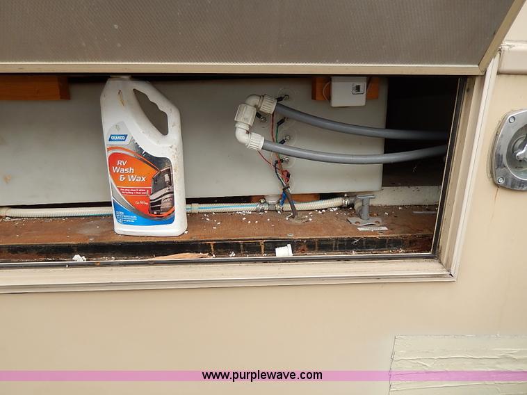 image for item I9328 1989 Chevrolet Fleetwood P30 Bounder RV