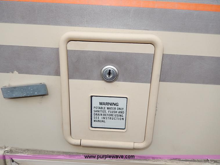 image for item I9328 1989 Chevrolet Fleetwood P30 Bounder RV