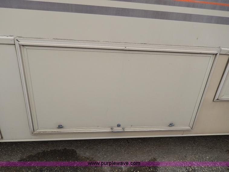 image for item I9328 1989 Chevrolet Fleetwood P30 Bounder RV