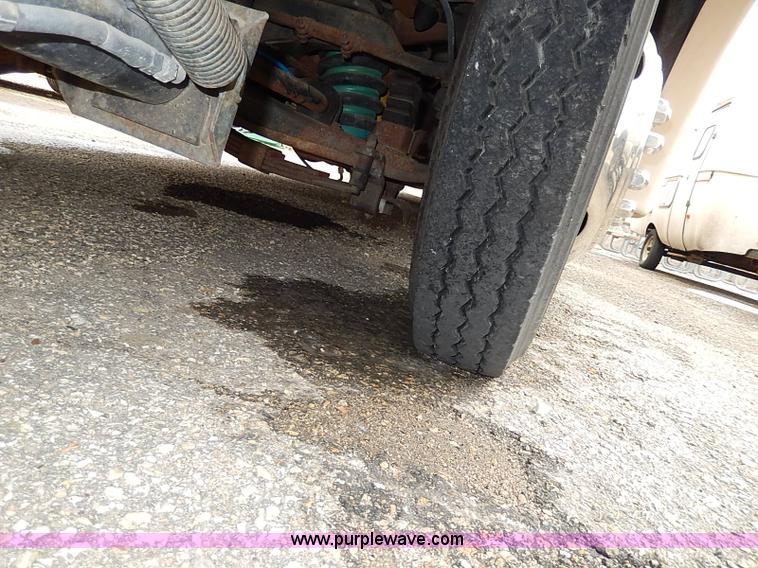 image for item I9328 1989 Chevrolet Fleetwood P30 Bounder RV