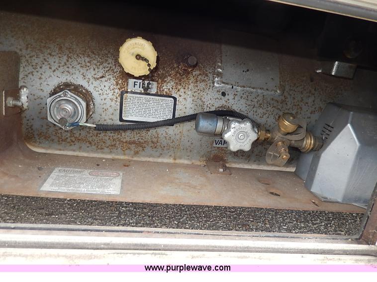 image for item I9328 1989 Chevrolet Fleetwood P30 Bounder RV