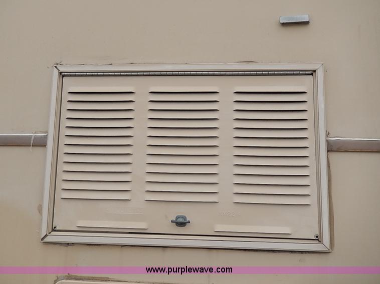 image for item I9328 1989 Chevrolet Fleetwood P30 Bounder RV